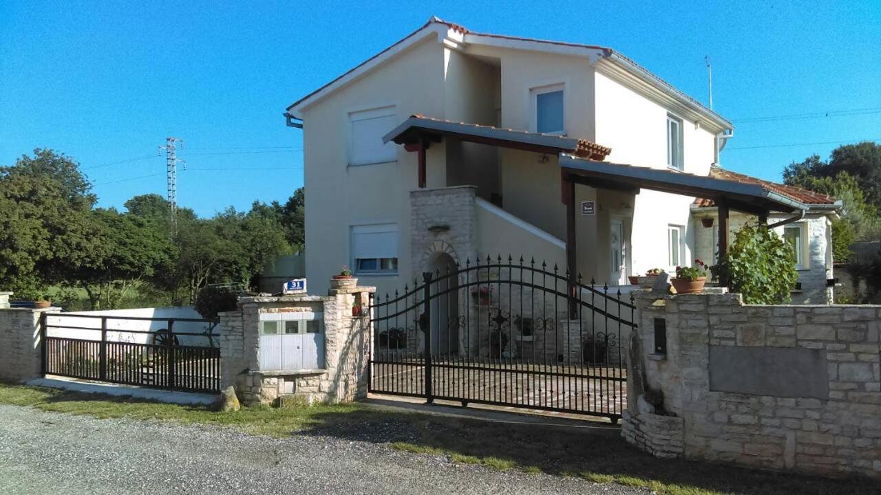 Apartment Zelena Oaza Sisan 75 M2 - 2 Bedrooms エクステリア 写真